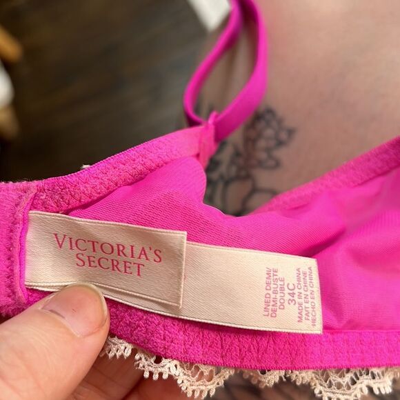 VICTORIA Secret Size 34C Lined Demi Hot Pink Bra With White Lace - Picture 5 of 5